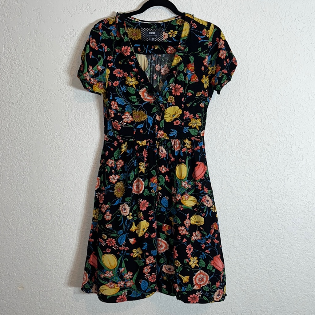 Maeve By Anthropologie Floral & Butterfly Short Sleeve V-Neck Dress Boho Whimsy